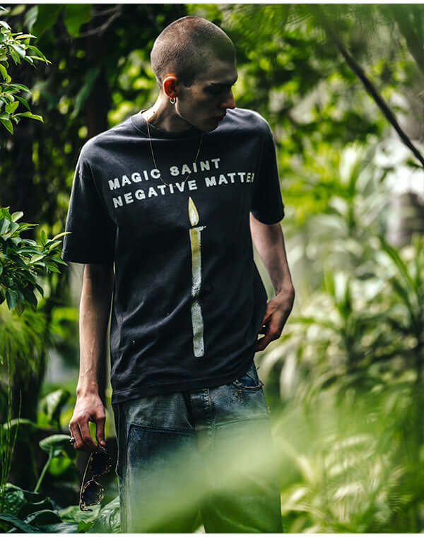 
                  
                    Load image into Gallery viewer, SM-HR8-0000-008/SS TEE/CANDLE/BLACK / 304231251003
                  
                