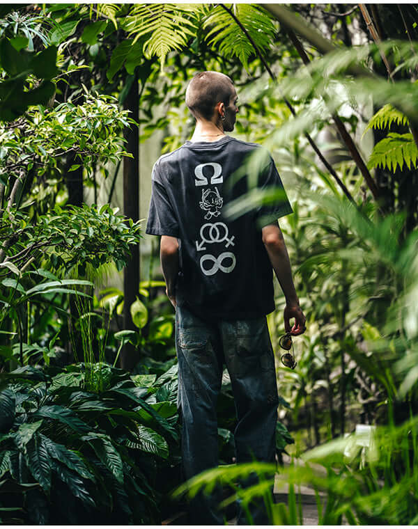 
                  
                    Load image into Gallery viewer, SM-HR8-0000-008/SS TEE/CANDLE/BLACK / 304231251003
                  
                