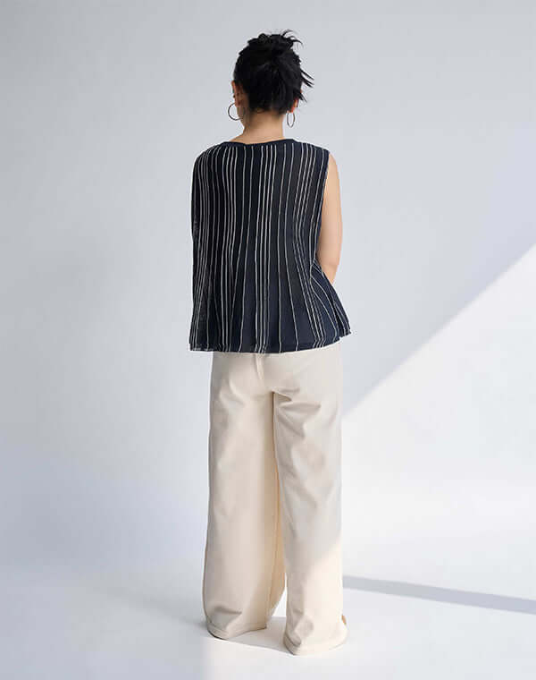 
                  
                    Load image into Gallery viewer, ペーパーヤーンストライプニット / BEH13009WA
                  
                