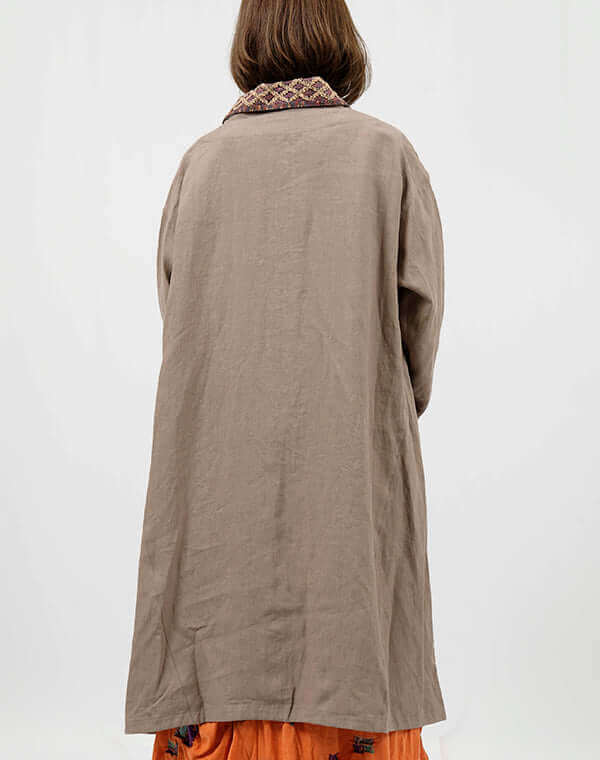 
                  
                    Load image into Gallery viewer, レース付きリネンドレープロングコート / BEH07057WA
                  
                