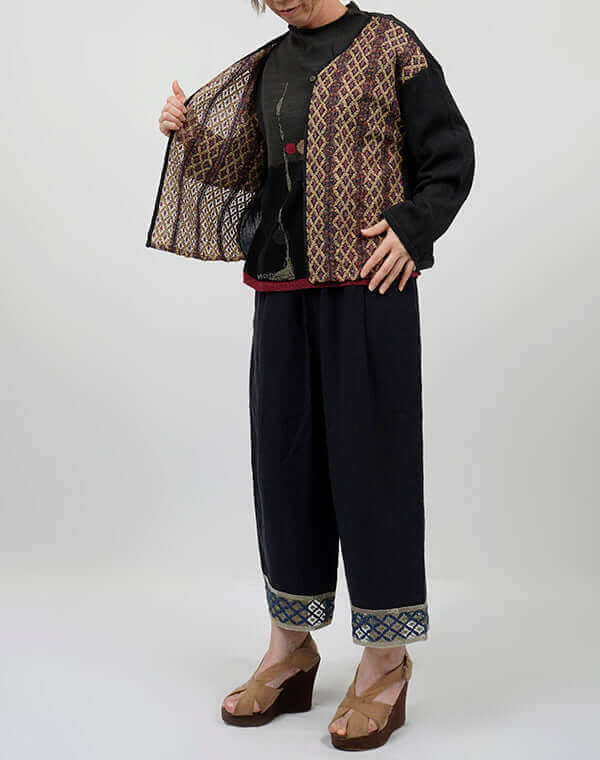 
                  
                    Load image into Gallery viewer, レース使いニットカーディガン / BEH07063WA
                  
                