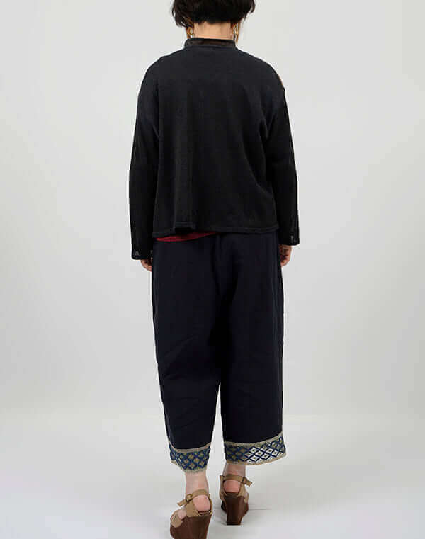 
                  
                    Load image into Gallery viewer, レース使いニットカーディガン / BEH07063WA
                  
                