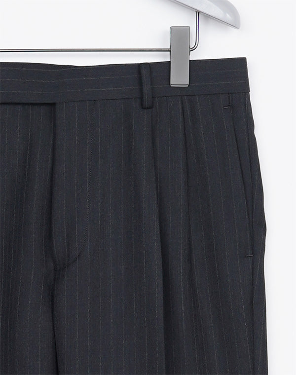 
                  
                    Load image into Gallery viewer, BLUEFACED WOOL TWO-TUCK SLACKS / 315192252003
                  
                