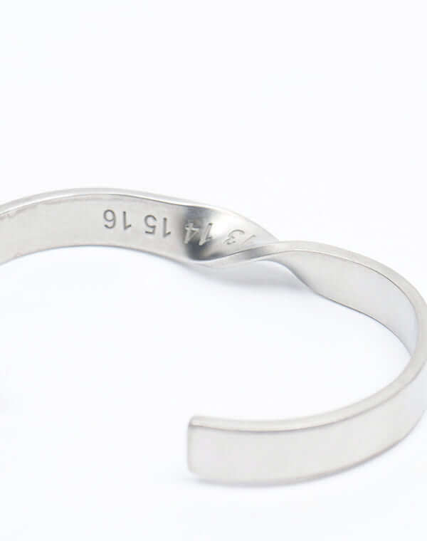 
                  
                    Load image into Gallery viewer, SM1UY0045251 / TWIST NUMERI CCUFF / 354239251001
                  
                