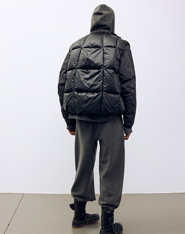 
                  
                    Load image into Gallery viewer, Three-Dimensional Down Light Vest / 311409252001
                  
                