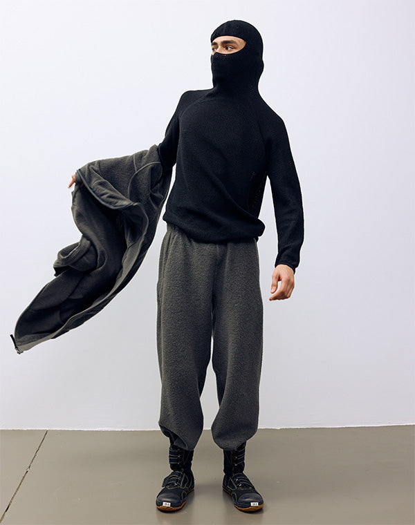 
                  
                    Load image into Gallery viewer, Perforated Wholegarment Knit Top / 301409252001
                  
                