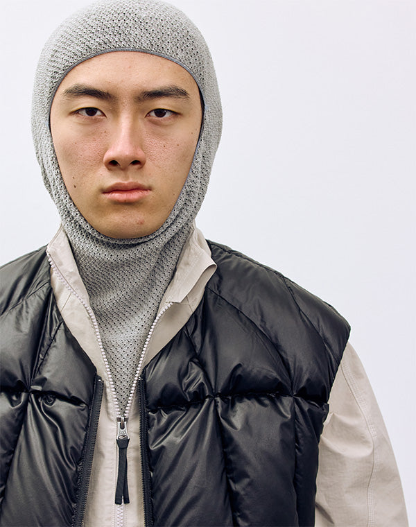 
                  
                    Load image into Gallery viewer, Perforated Wholegarment Knit Top / 301409252001
                  
                