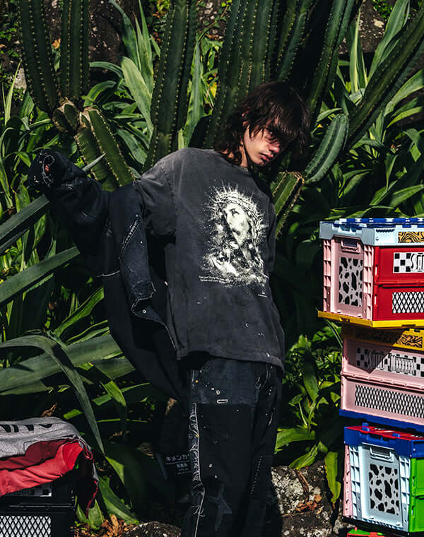 
                  
                    Load image into Gallery viewer, SM-HR8-0000-016/SS TEE/JESUS/BLACK / 304231251005
                  
                