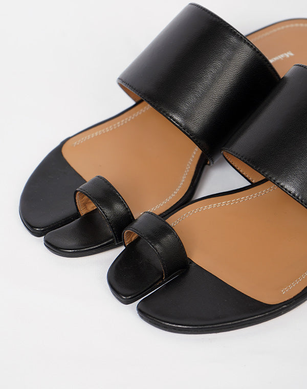 
                  
                    Load image into Gallery viewer, Maison Margiela - TABI MULES / 363238231001
                  
                