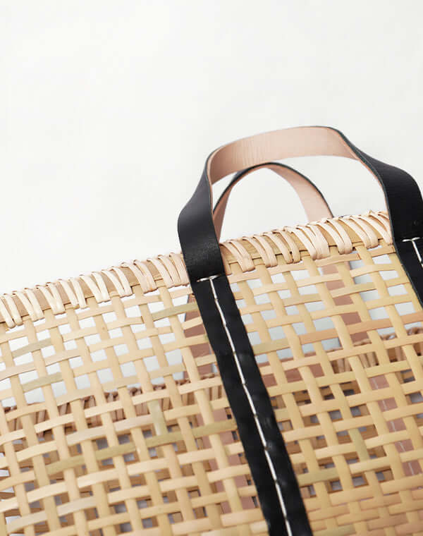 
                  
                    Load image into Gallery viewer, amiami 革手バスケット M ブラック / 904834253002
                  
                