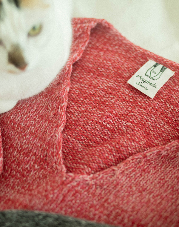 
                  
                    Load image into Gallery viewer, mayuhada wool V neck pullover / BEA24503LH
                  
                