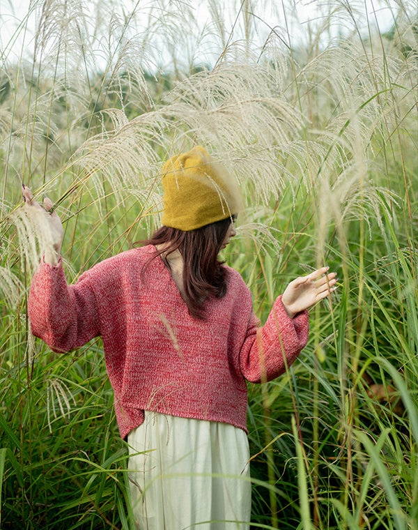 
                  
                    Load image into Gallery viewer, mayuhada wool V neck pullover / BEA24503LH
                  
                