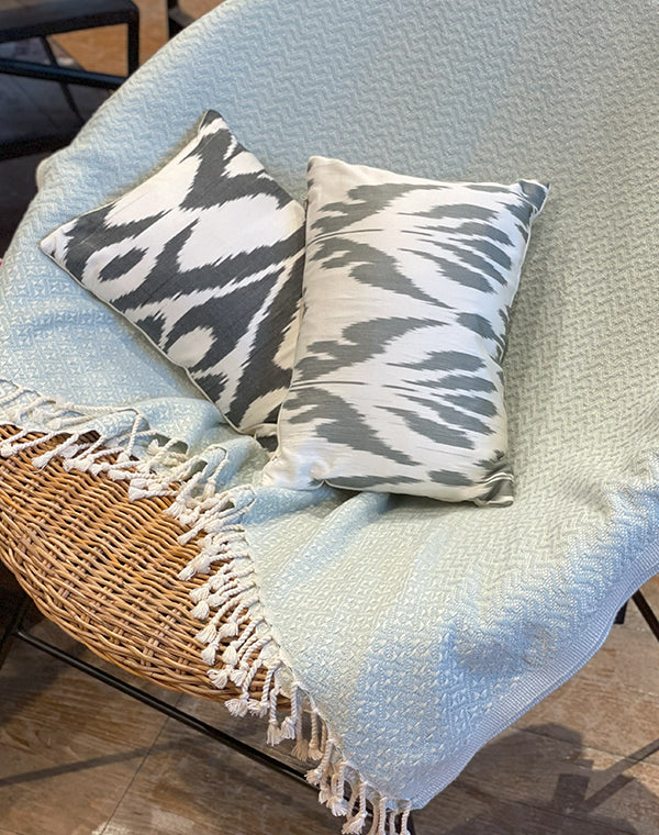 
                  
                    Load image into Gallery viewer, SEA PESHTEMAL - Light Gray / 902682253005
                  
                