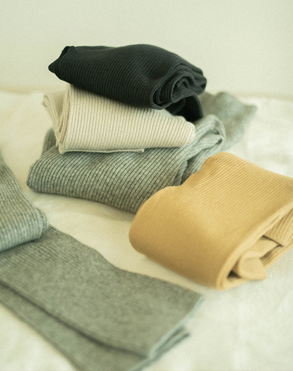 
                  
                    Load image into Gallery viewer, mayuhada silk cashmere rib leggings / BEA24502LH
                  
                