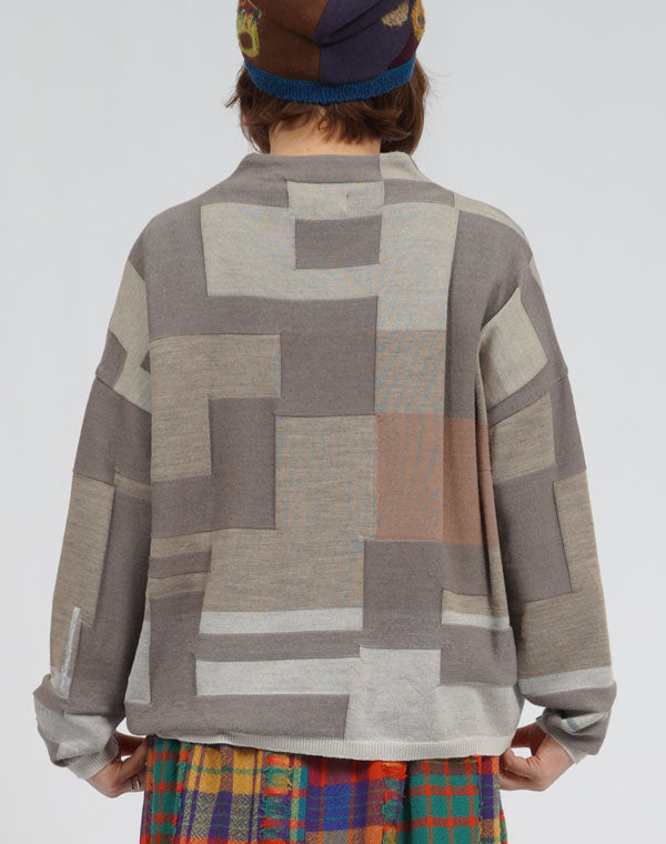 
                  
                    Load image into Gallery viewer, パラレルプレーティング刺繡入りプルオーバー / BEA07437WA
                  
                