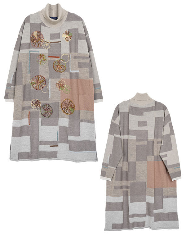 
                  
                    Load image into Gallery viewer, パラレルプレーティング刺繡入りチュニック / BEA07438WA
                  
                