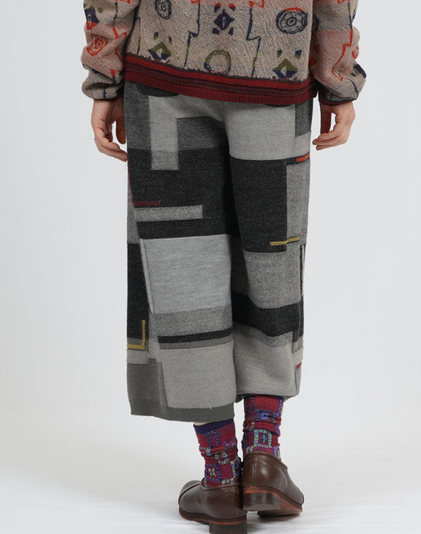 
                  
                    Load image into Gallery viewer, パラレルプレーティングニットパンツ / BEA07440WA
                  
                