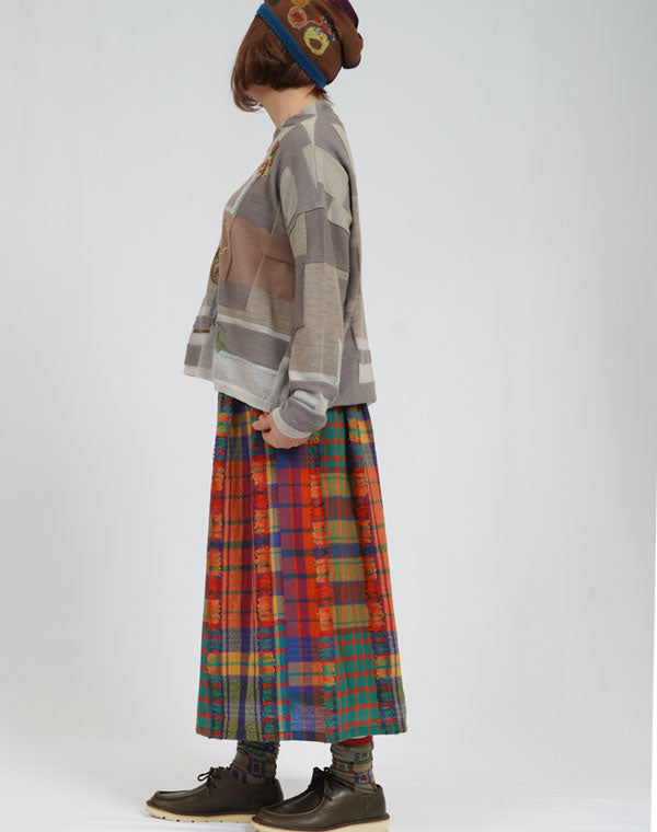 
                  
                    Load image into Gallery viewer, パラレルプレーティング刺繡入りプルオーバー / BEA07437WA
                  
                