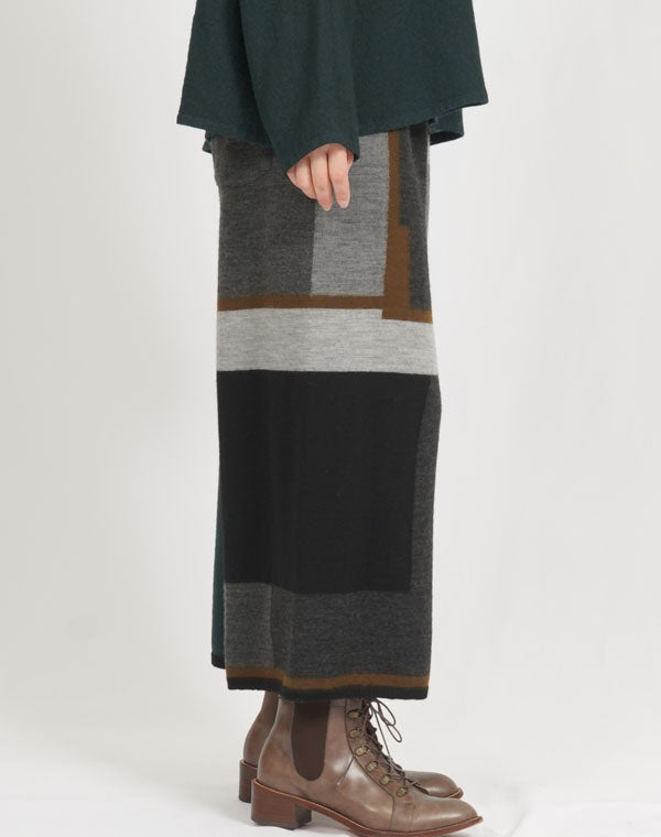 
                  
                    Load image into Gallery viewer, 圧縮ウールニットパンツ / BEF07635WA
                  
                