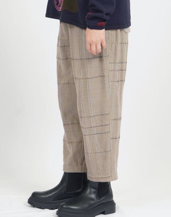 
                  
                    Load image into Gallery viewer, 袋チェックリバーシブルニットポケットパンツ / BEF07651WA
                  
                