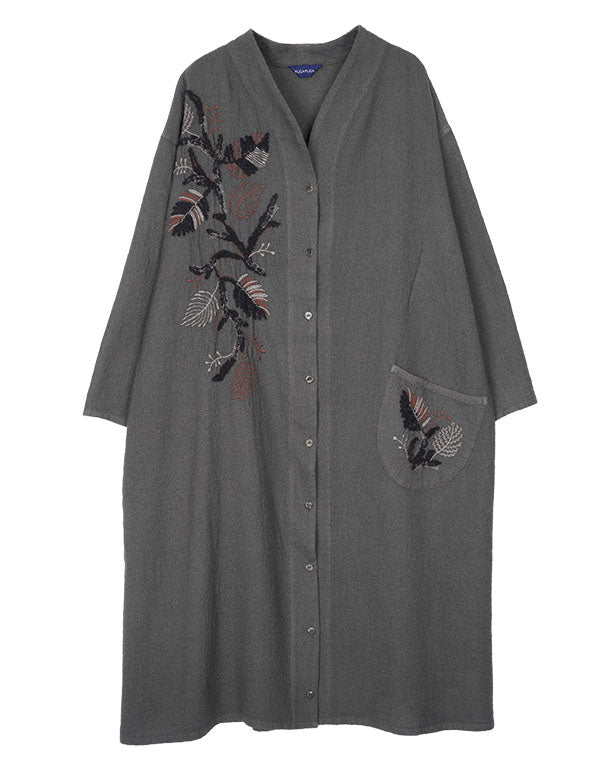 
                  
                    Load image into Gallery viewer, 製品染めリーフ柄刺繍入りシャツワンピース / BEF07660WA
                  
                