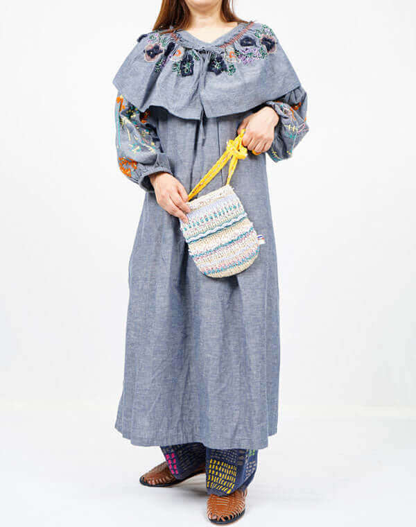 
                  
                    Load image into Gallery viewer, フラワー刺繍ギャザー付け衿 / BEH01048WA
                  
                