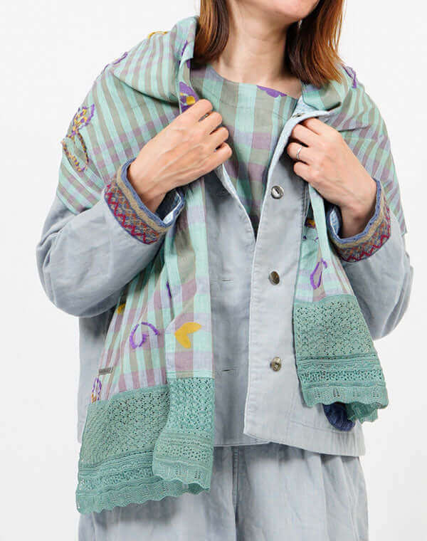 
                  
                    Load image into Gallery viewer, つぼみチェックショール / BEH01067WA
                  
                