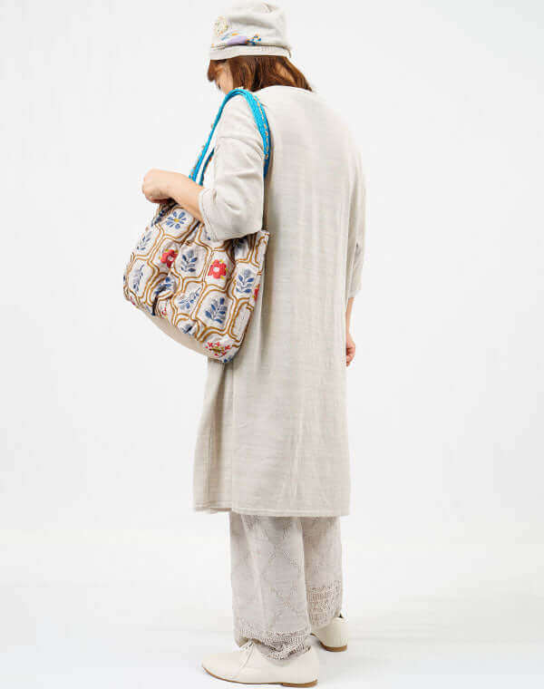 
                  
                    Load image into Gallery viewer, リーフ柄ジャカードトートバッグ / BEH01072WA
                  
                