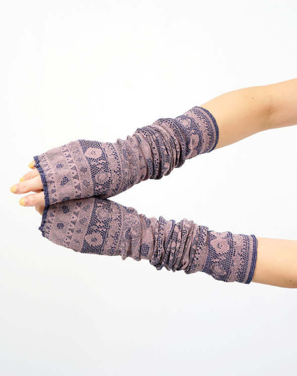 
                  
                    Load image into Gallery viewer, リバーシブルニットレースアームカバー / BEH01119WA
                  
                