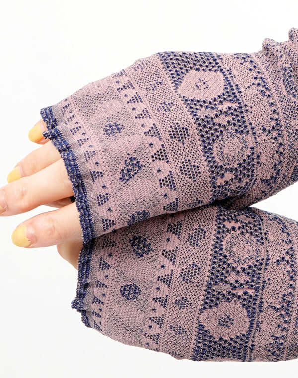 
                  
                    Load image into Gallery viewer, リバーシブルニットレースアームカバー / BEH01119WA
                  
                