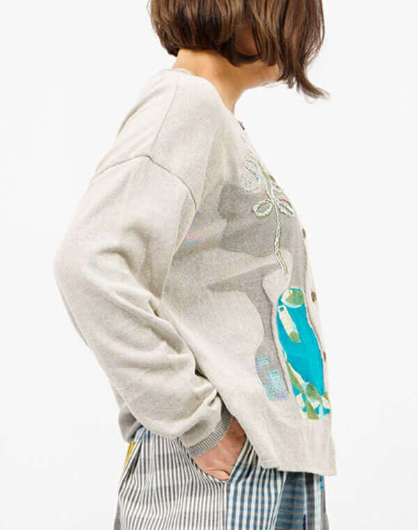 
                  
                    Load image into Gallery viewer, メシィカフェ柄刺繍入りカーディガン / BEH07010WA
                  
                