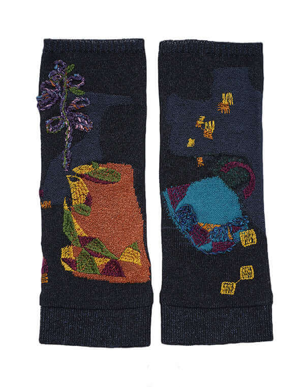 
                  
                    Load image into Gallery viewer, メシィカフェ柄刺繍入りアームカバー / BEH07012WA
                  
                