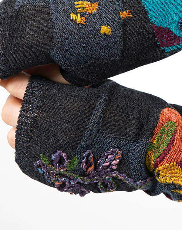 
                  
                    Load image into Gallery viewer, メシィカフェ柄刺繍入りアームカバー / BEH07012WA
                  
                