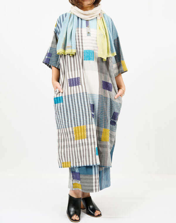 
                  
                    Load image into Gallery viewer, カラータッチ柄ショール / BEH07017WA
                  
                