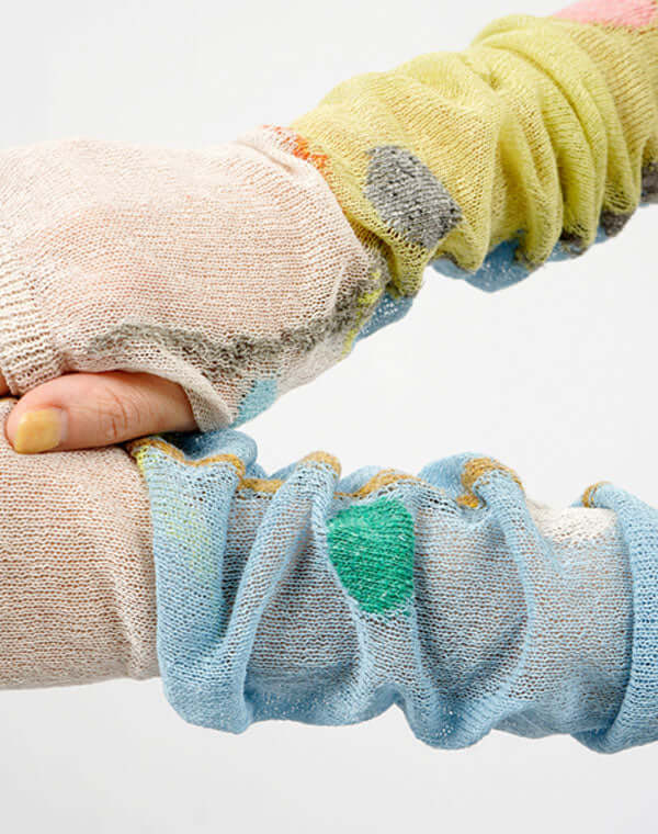 
                  
                    Load image into Gallery viewer, カラータッチ柄ロングアームカバー / BEH07019WA
                  
                