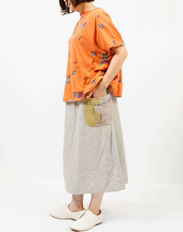 
                  
                    Load image into Gallery viewer, 綿麻リバーシブルニット使いスカート / BEH07035WA
                  
                