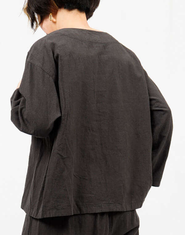 
                  
                    Load image into Gallery viewer, 製品染めリーフ刺繍入りブラウス / BEH07051WA
                  
                