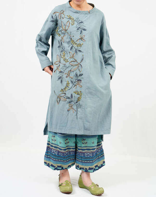 
                  
                    Load image into Gallery viewer, 製品染めリーフ刺繍入りワンピース / BEH07052WA
                  
                