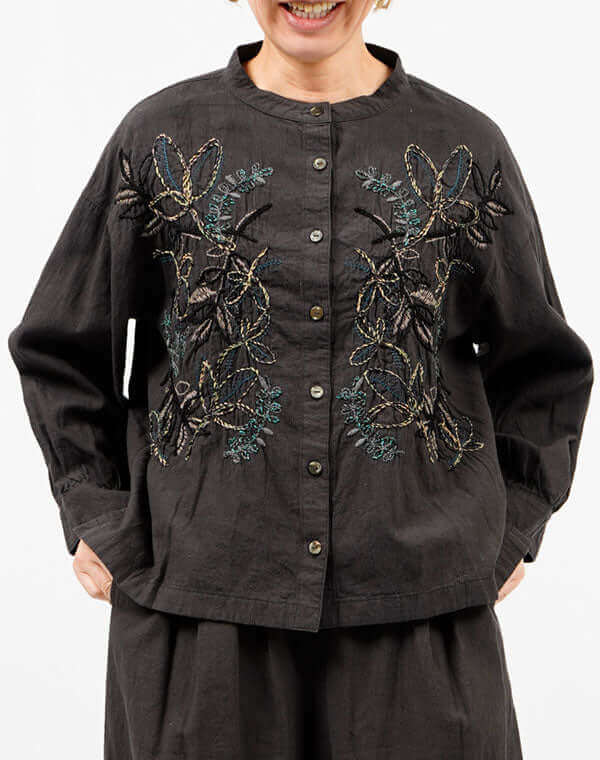 製品染めリーフ刺繍入りシャツ / BEH07053WA