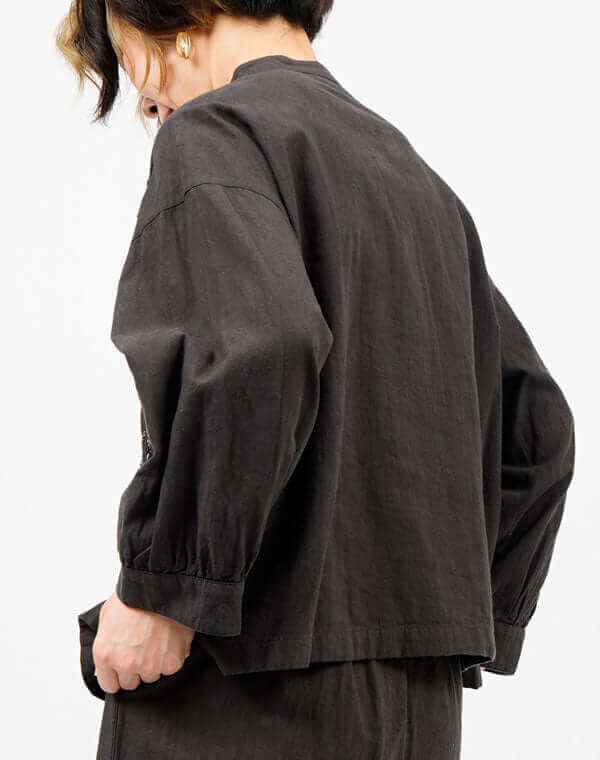 
                  
                    Load image into Gallery viewer, 製品染めリーフ刺繍入りシャツ / BEH07053WA
                  
                