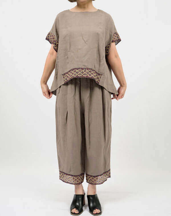 
                  
                    Load image into Gallery viewer, レース付きリネンストレートパンツ / BEH07058WA
                  
                