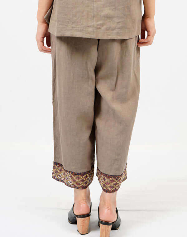 
                  
                    Load image into Gallery viewer, レース付きリネンストレートパンツ / BEH07058WA
                  
                