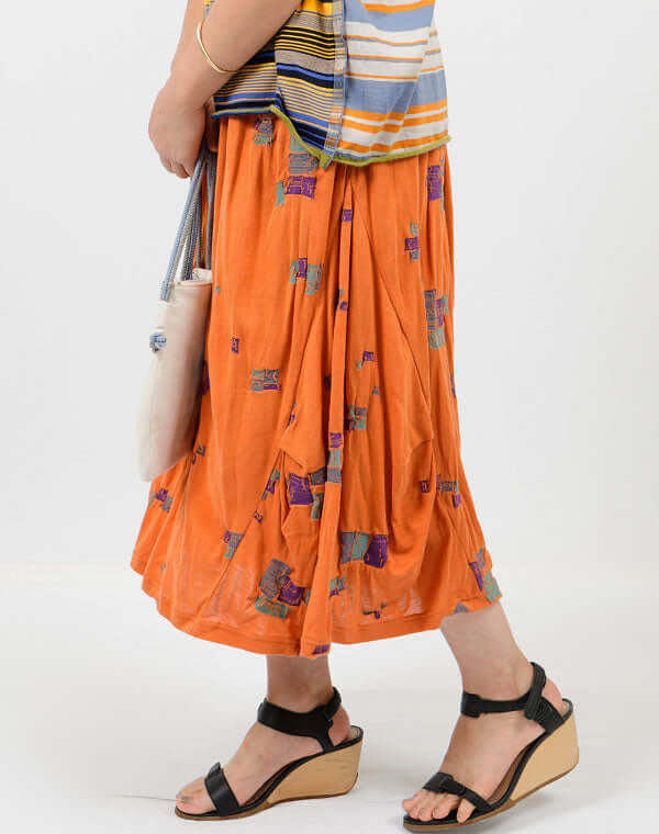 
                  
                    Load image into Gallery viewer, つみき柄ジャージードレープスカート / BEH07066WA
                  
                