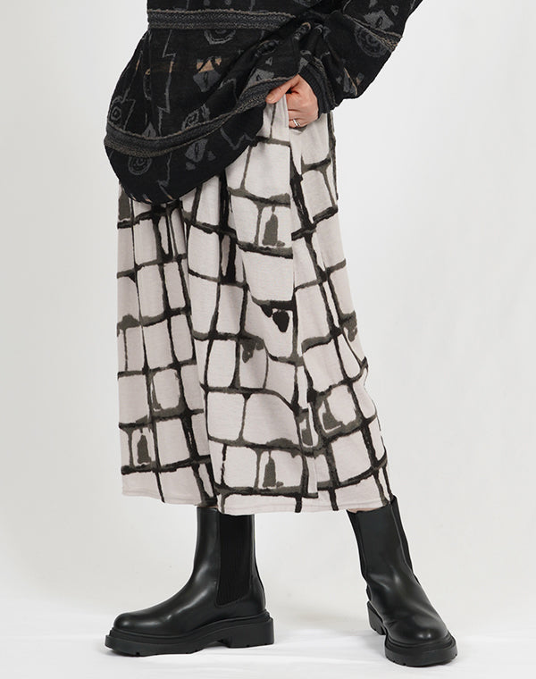 
                  
                    Load image into Gallery viewer, ウールチェック柄ジャージーサルエルパンツ / BEA07476WA
                  
                