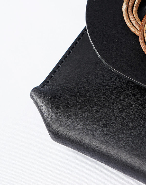 
                  
                    Load image into Gallery viewer, アケビ蔓 レザーバッグ / 903842233005
                  
                