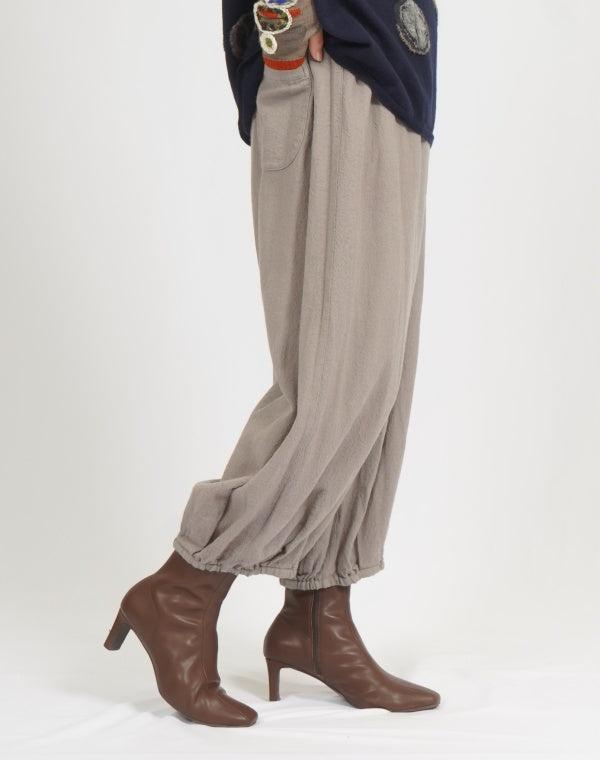 
                  
                    Load image into Gallery viewer, 製品染めバルーンパンツ / BEF07661WA
                  
                