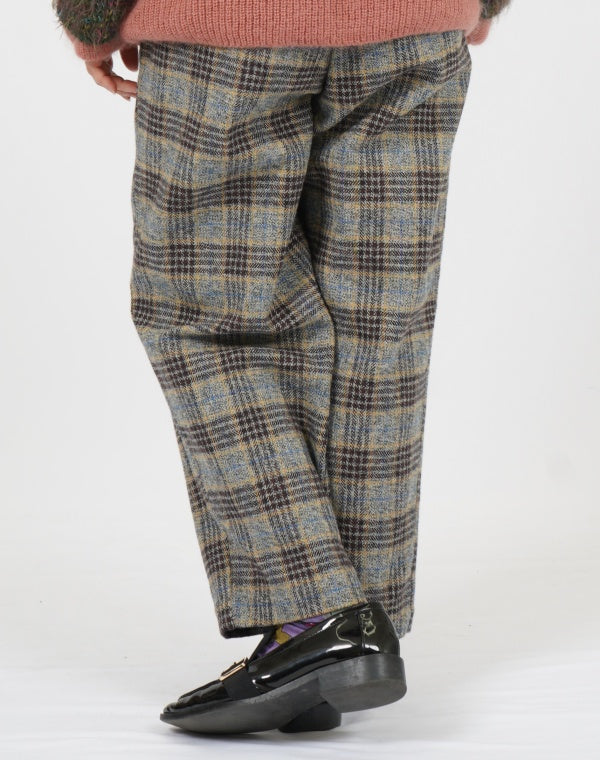 
                  
                    Load image into Gallery viewer, コットンチェックテーパードパンツ / BEF01680WA
                  
                