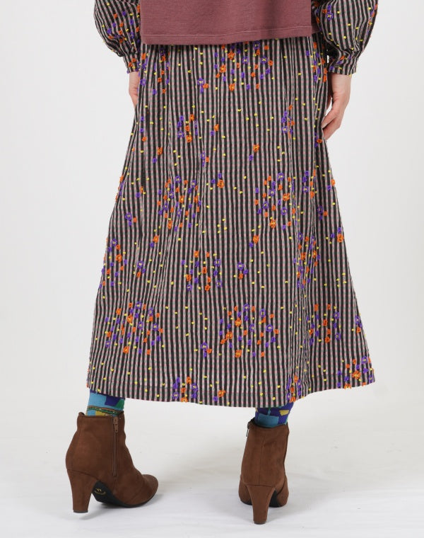 
                  
                    Load image into Gallery viewer, 寄せ植えチェックギャザースカート / BEF01670WA
                  
                