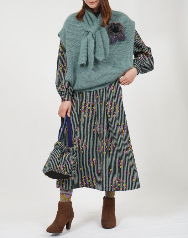 
                  
                    Load image into Gallery viewer, シルクモヘア畦ベスト / BEF01657WA
                  
                