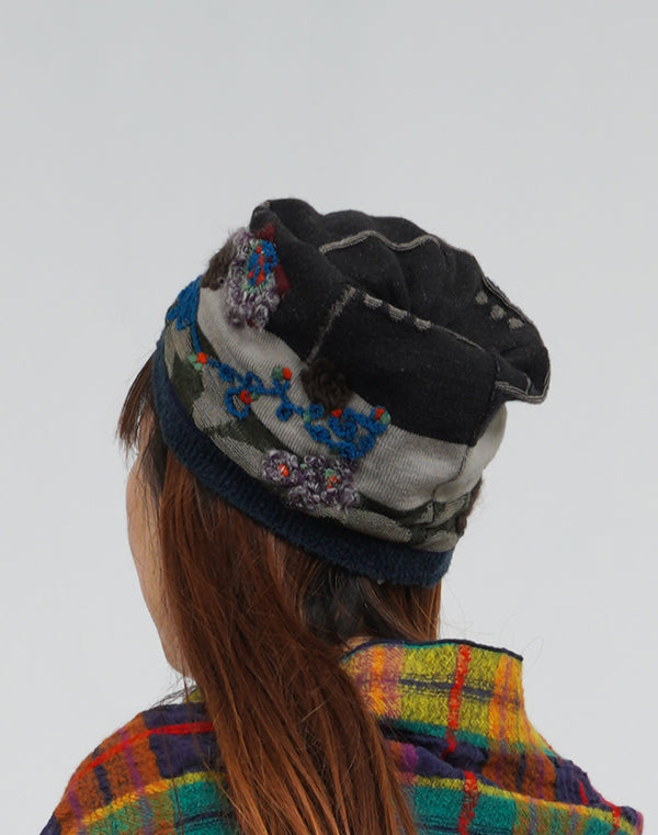 
                  
                    Load image into Gallery viewer, フラワーベース刺繍ニット帽 / BEA01418WA
                  
                